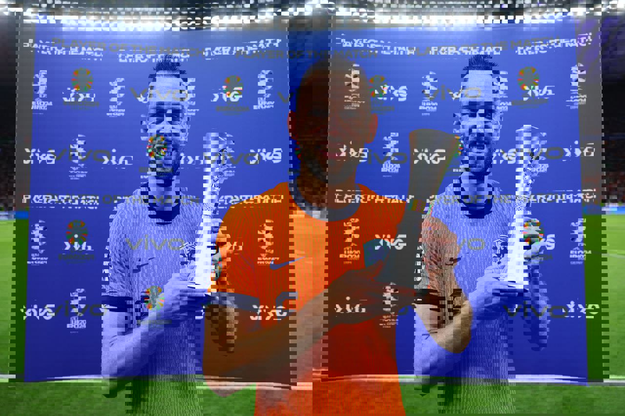 2051297