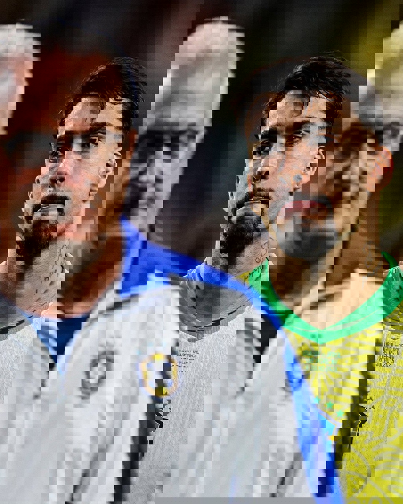 2051324