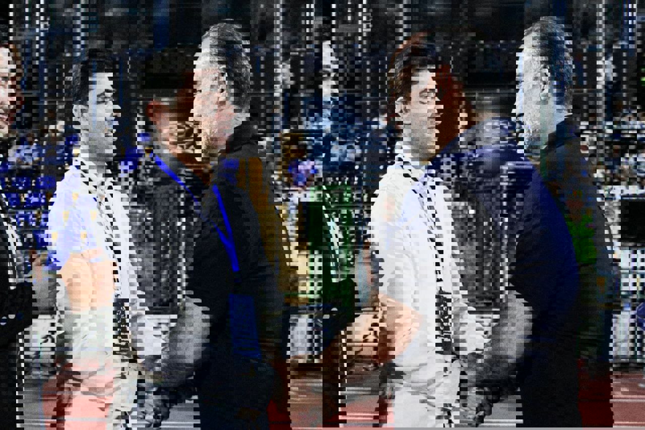 2051573