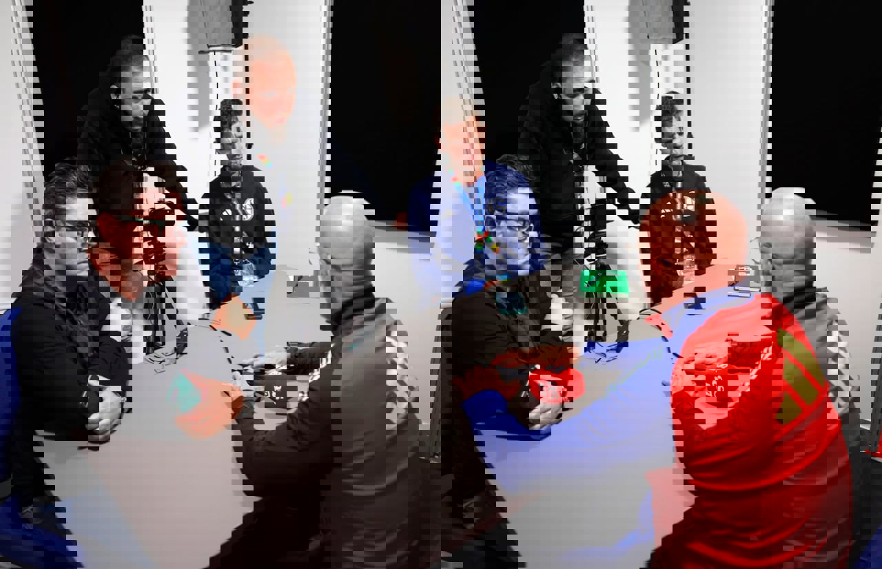 2051521