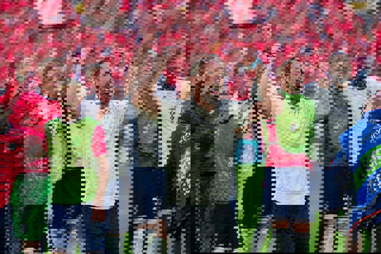 2051640