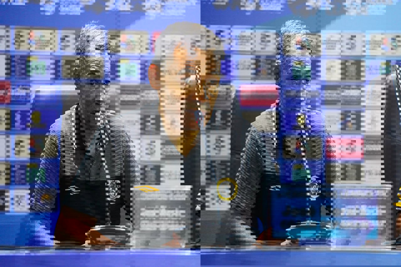 2051663