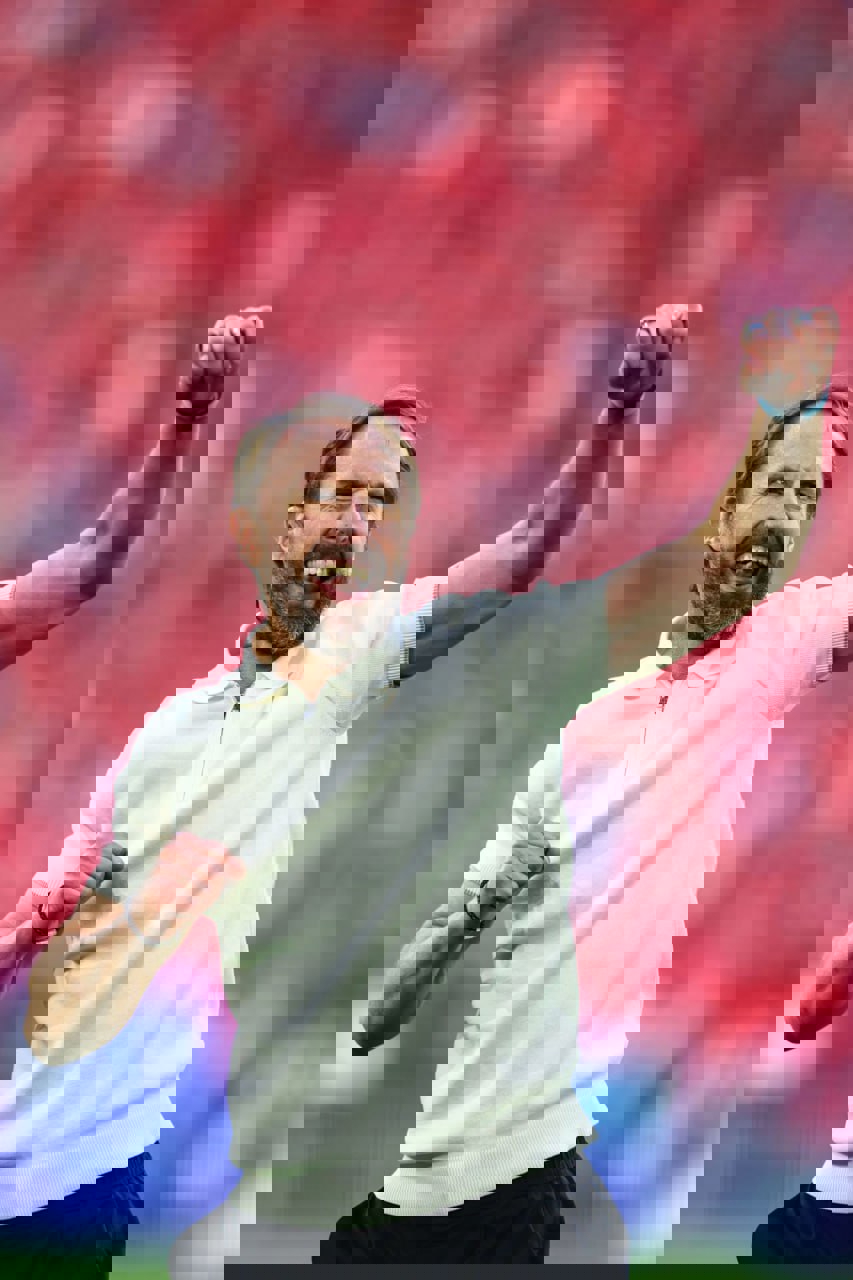 2051643