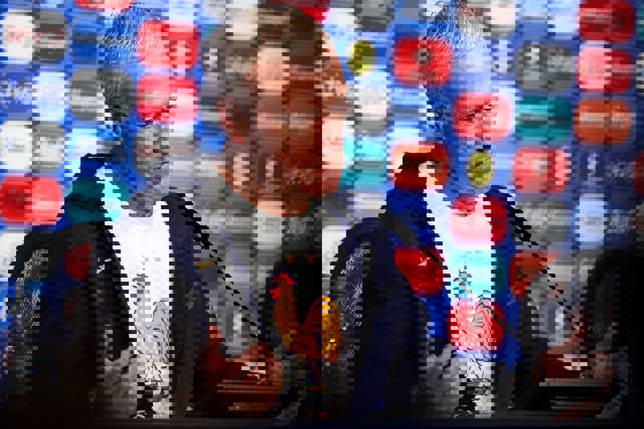 2051843