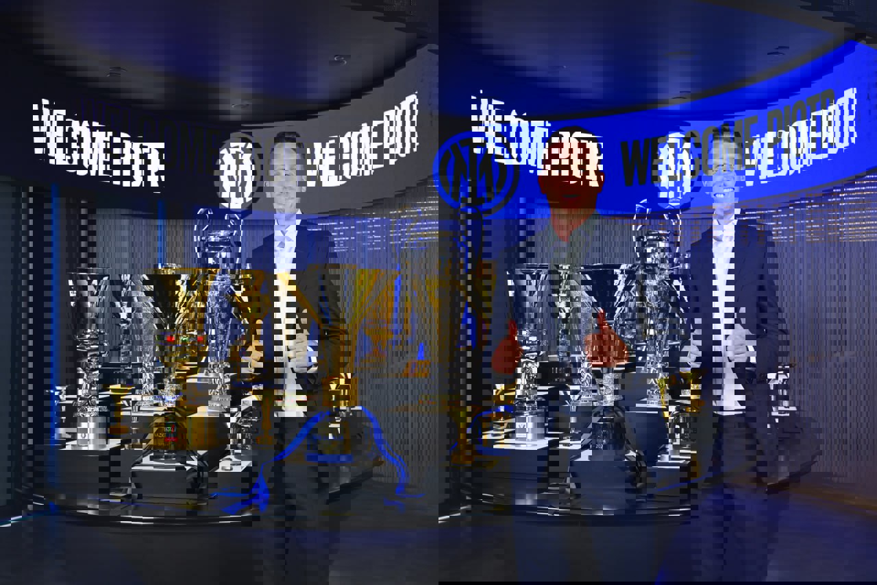 2051963
