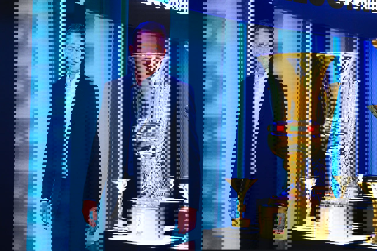 2051962