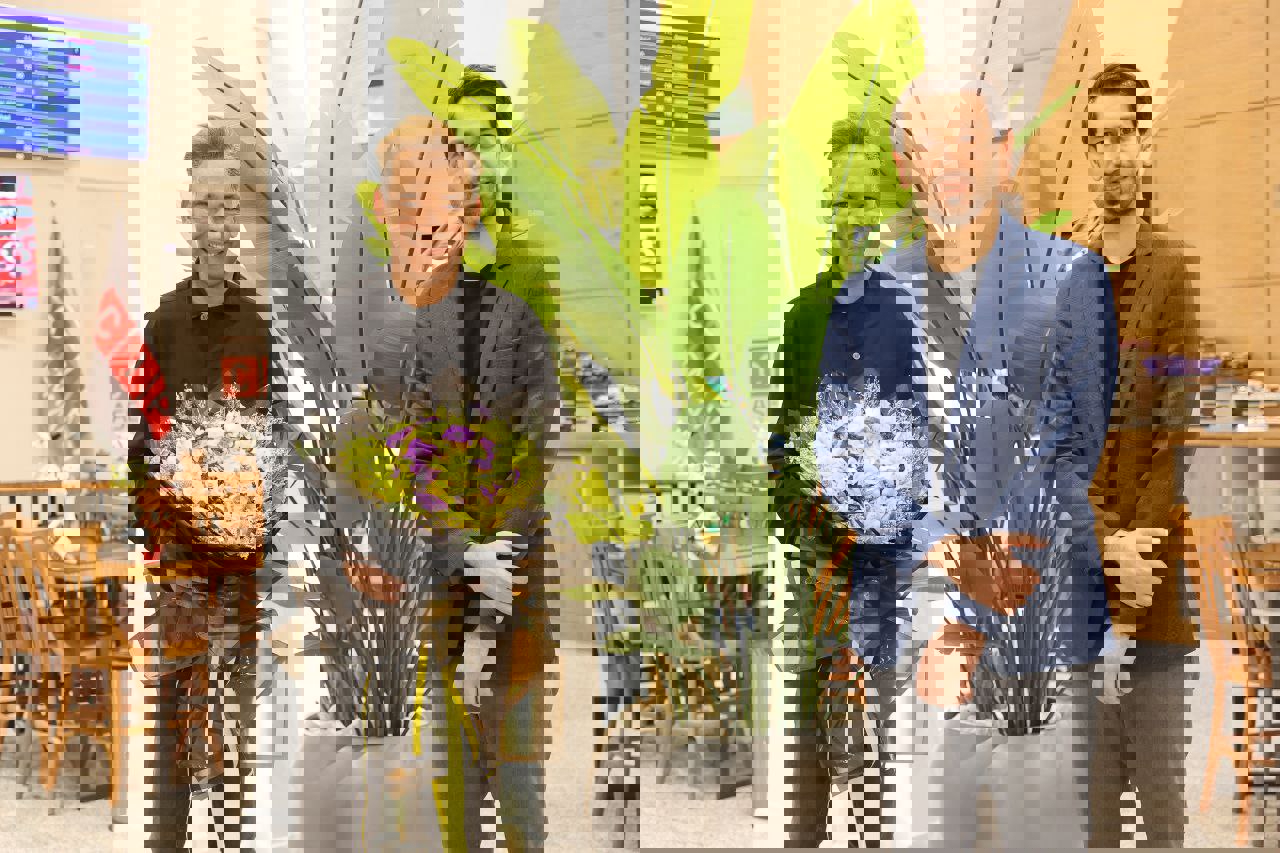 2052072
