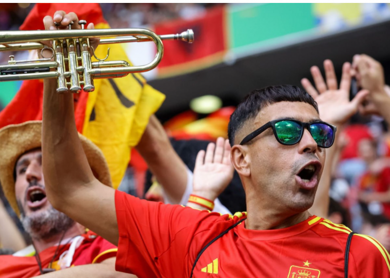 مثل رئال مادرید / رسمی: جشن قهرمانی اسپانیا در میدان سیبلس!