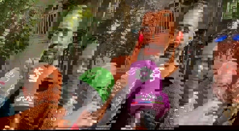 2052498