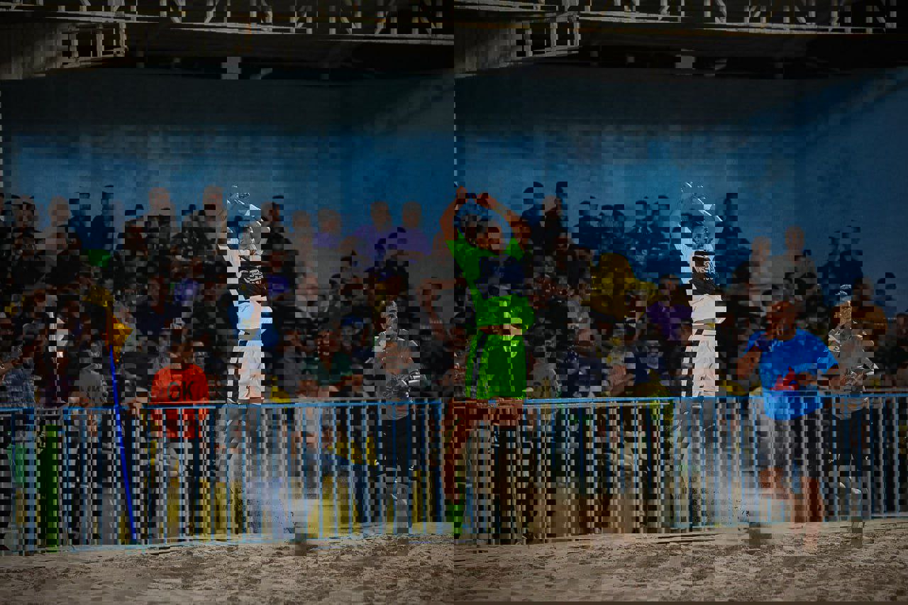 2052443