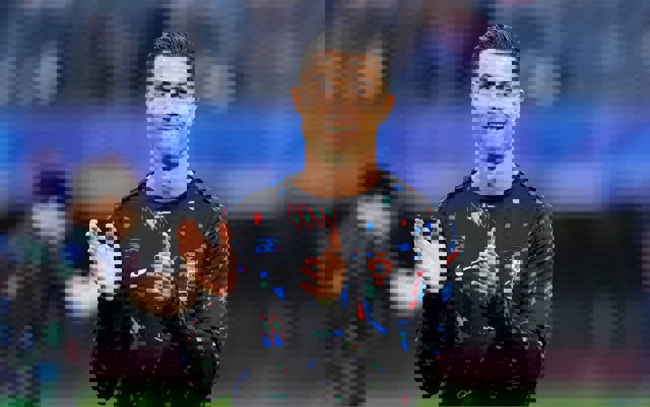 2052562