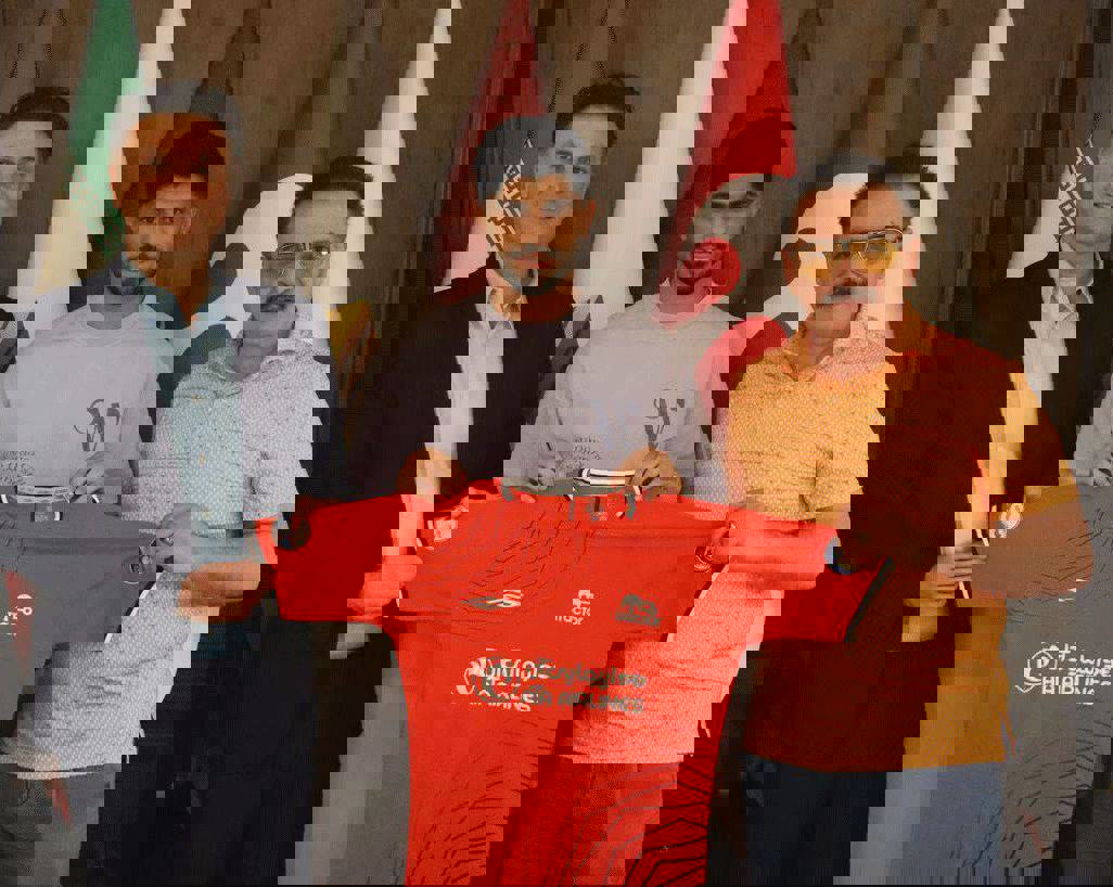2052568