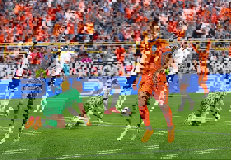 2052654