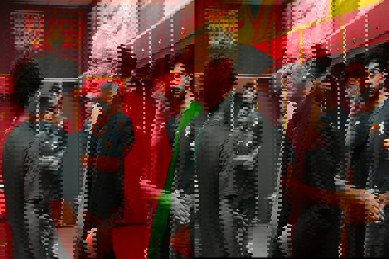 2053043