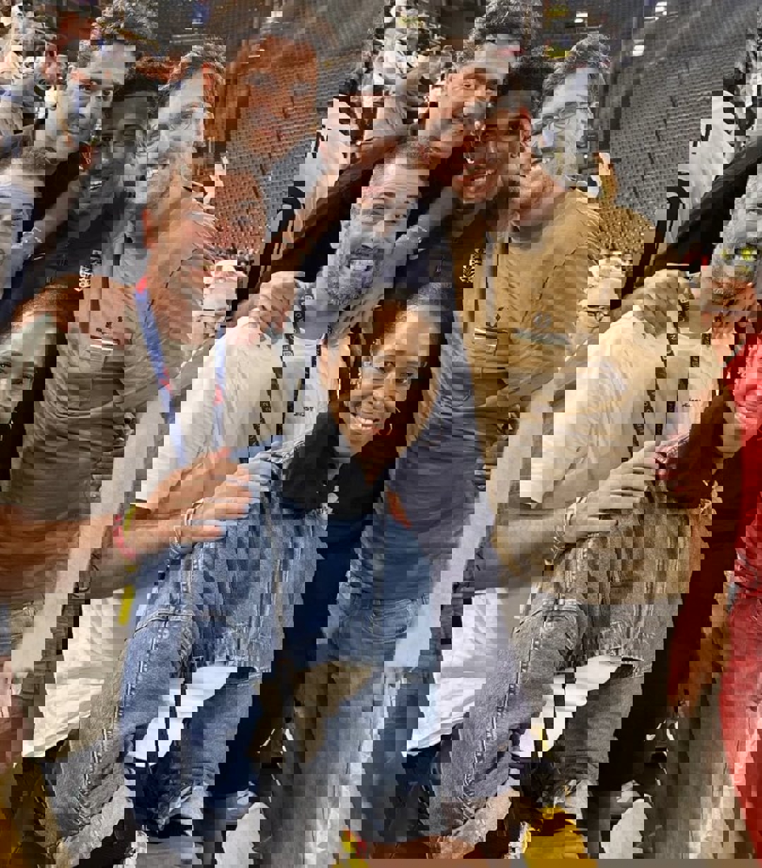 2052803