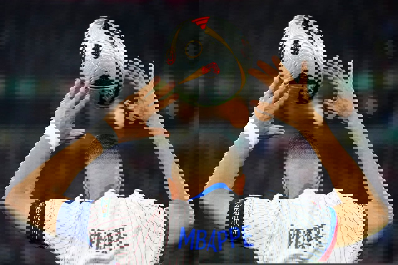 2052897
