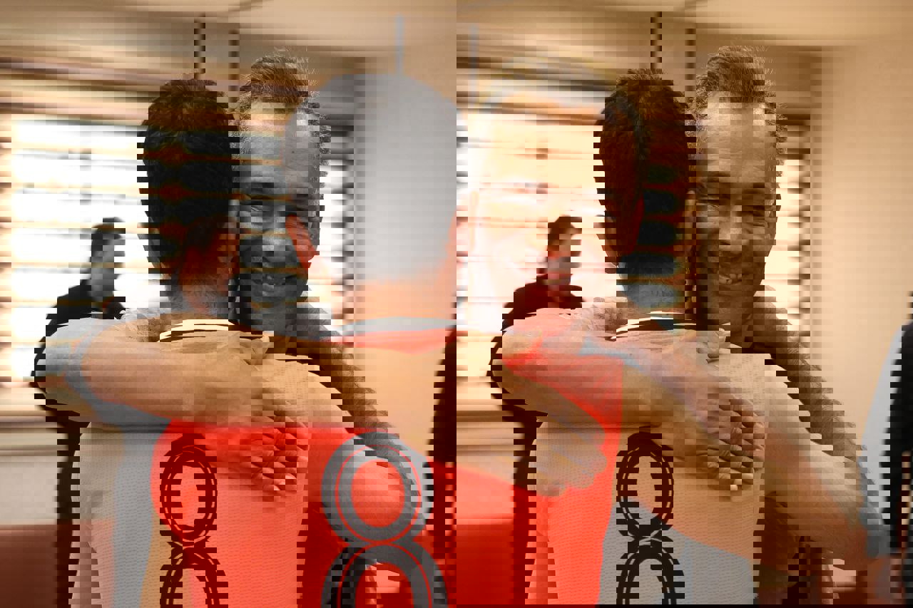 2053295