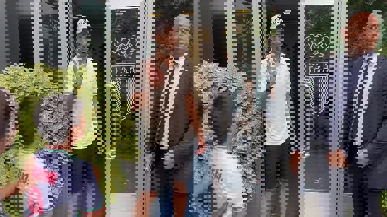 2053090