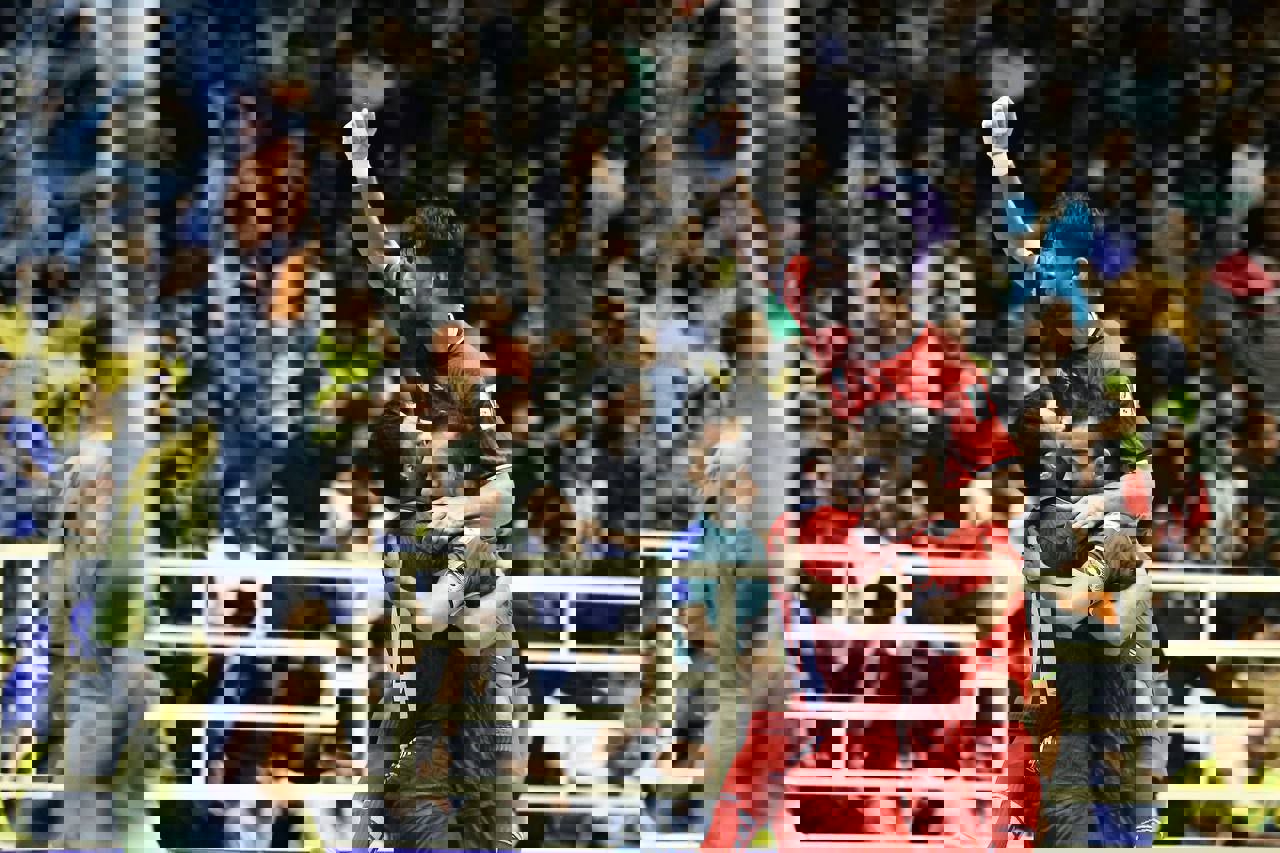 2053261