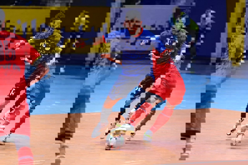 2053240