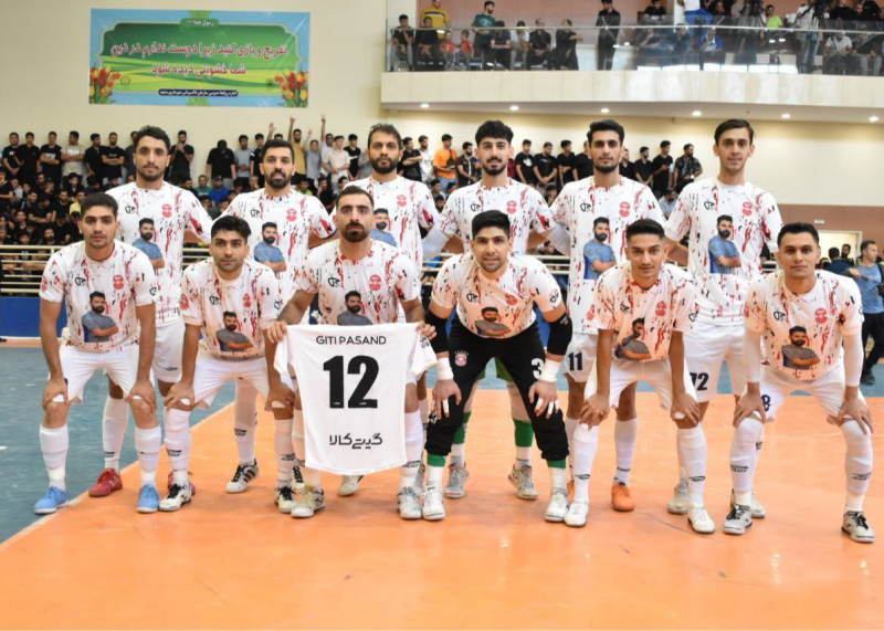 اقدام ارزشمند مدافع عنوان قهرمانی در اولین دیدار فصل (عکس)