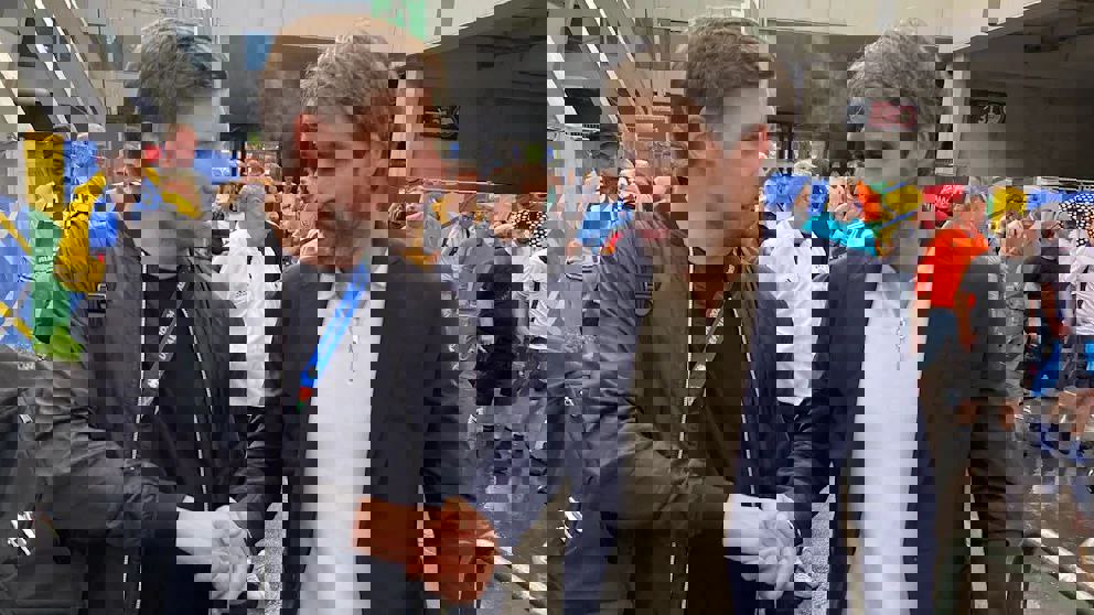 2053328