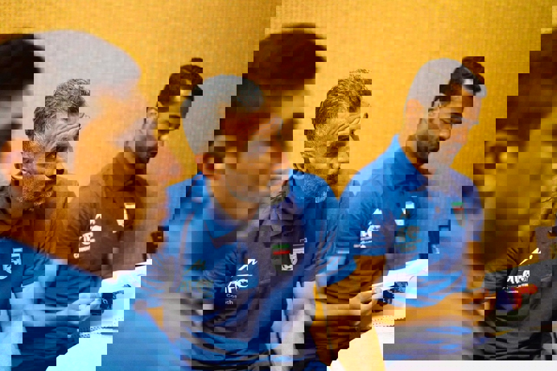 2053383