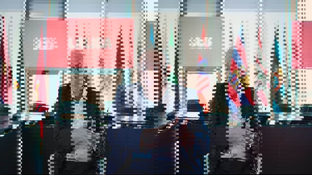 2053501