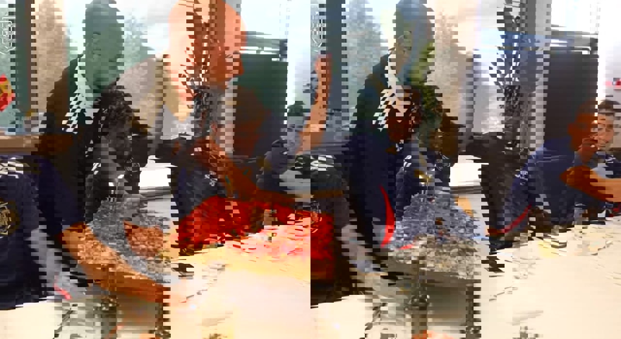 2053562