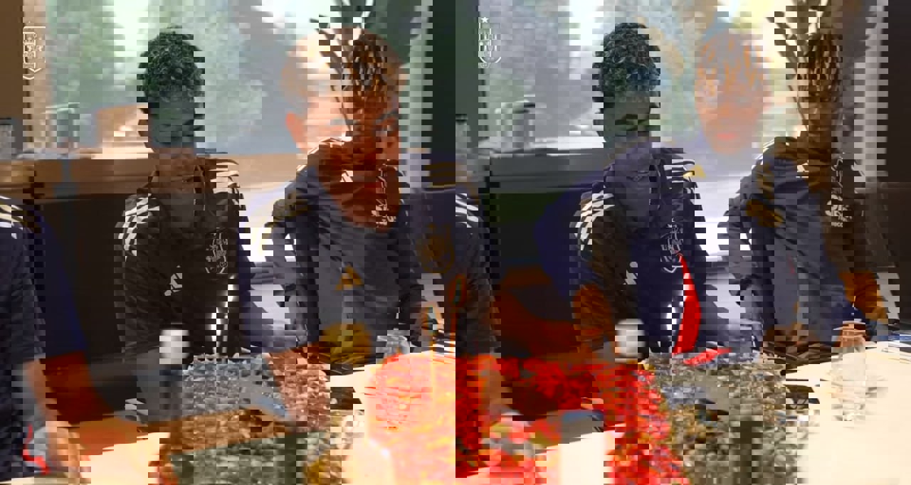 2053563