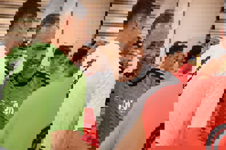 2053669