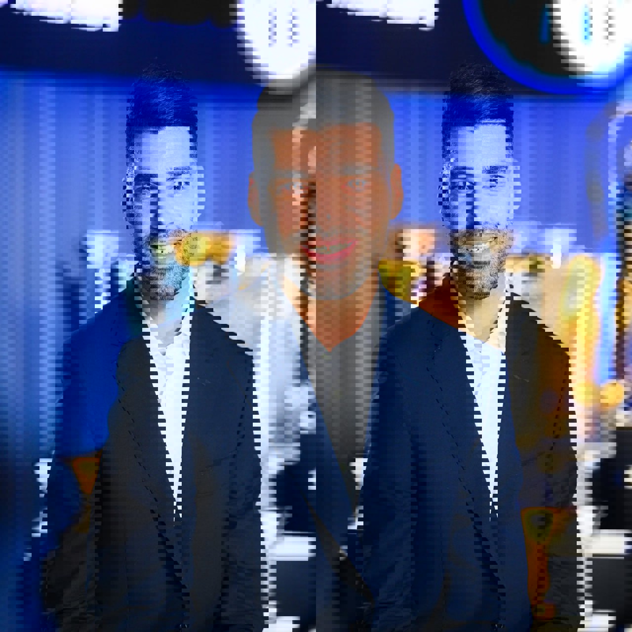 2053834