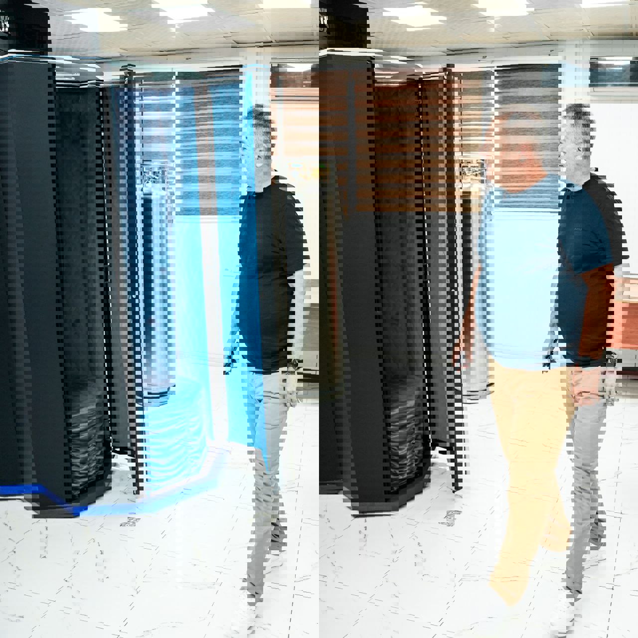 2053906