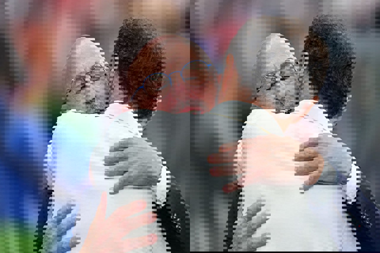 2054022