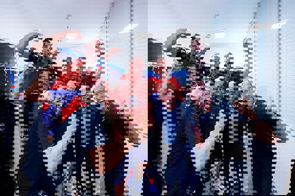 2054174