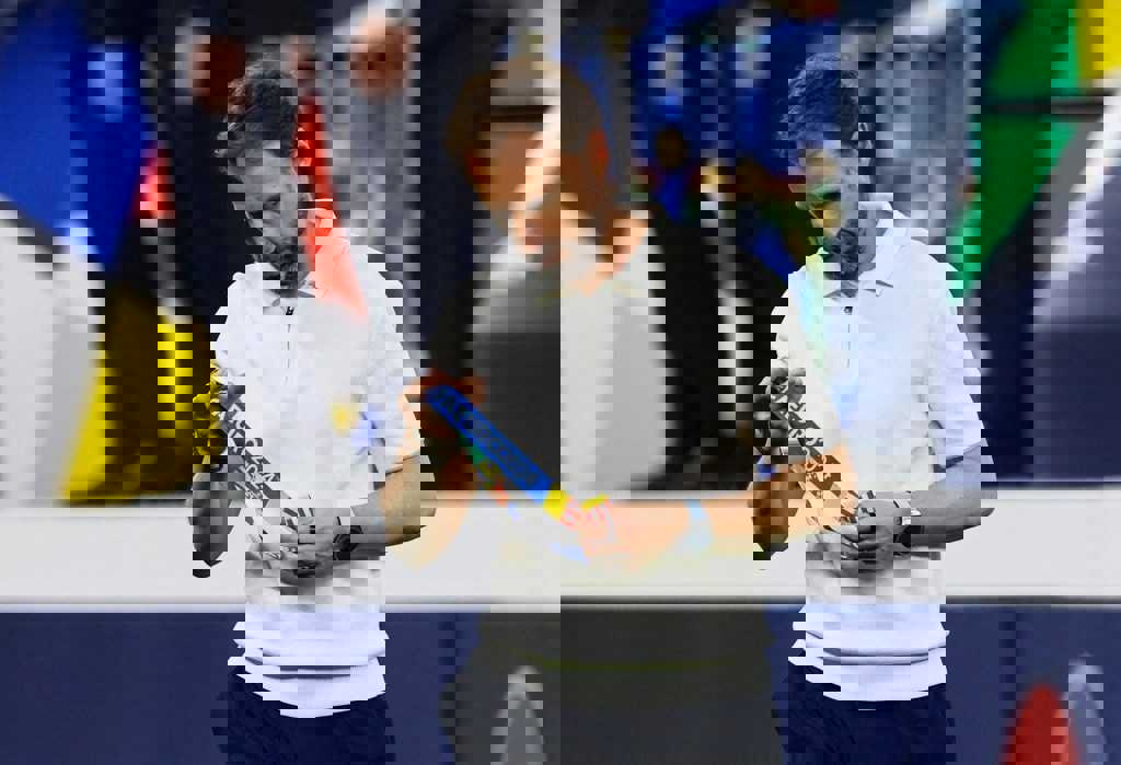 2054218