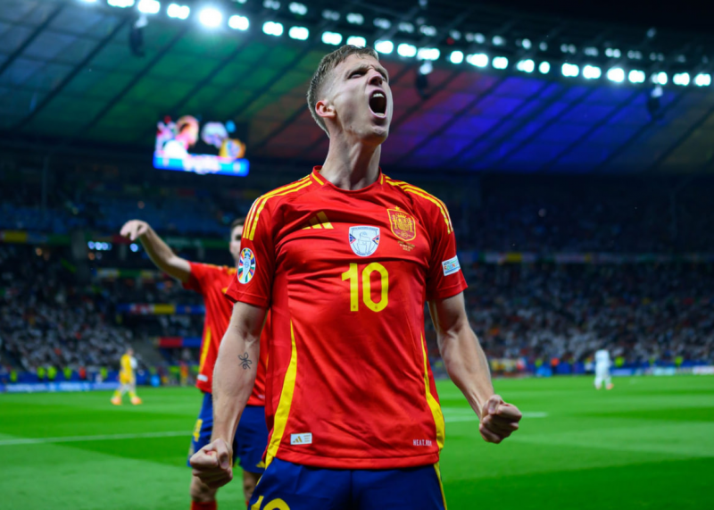 ستاره غیرمنتظره اسپانیا در یورو همه کار کرد!/ بهترین مدافع یورو مهاجم بود: جام را به اولمو بدهید!