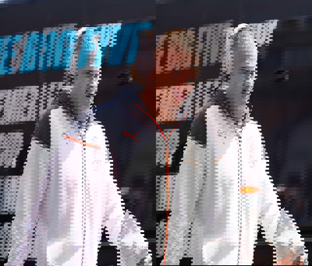 2054728