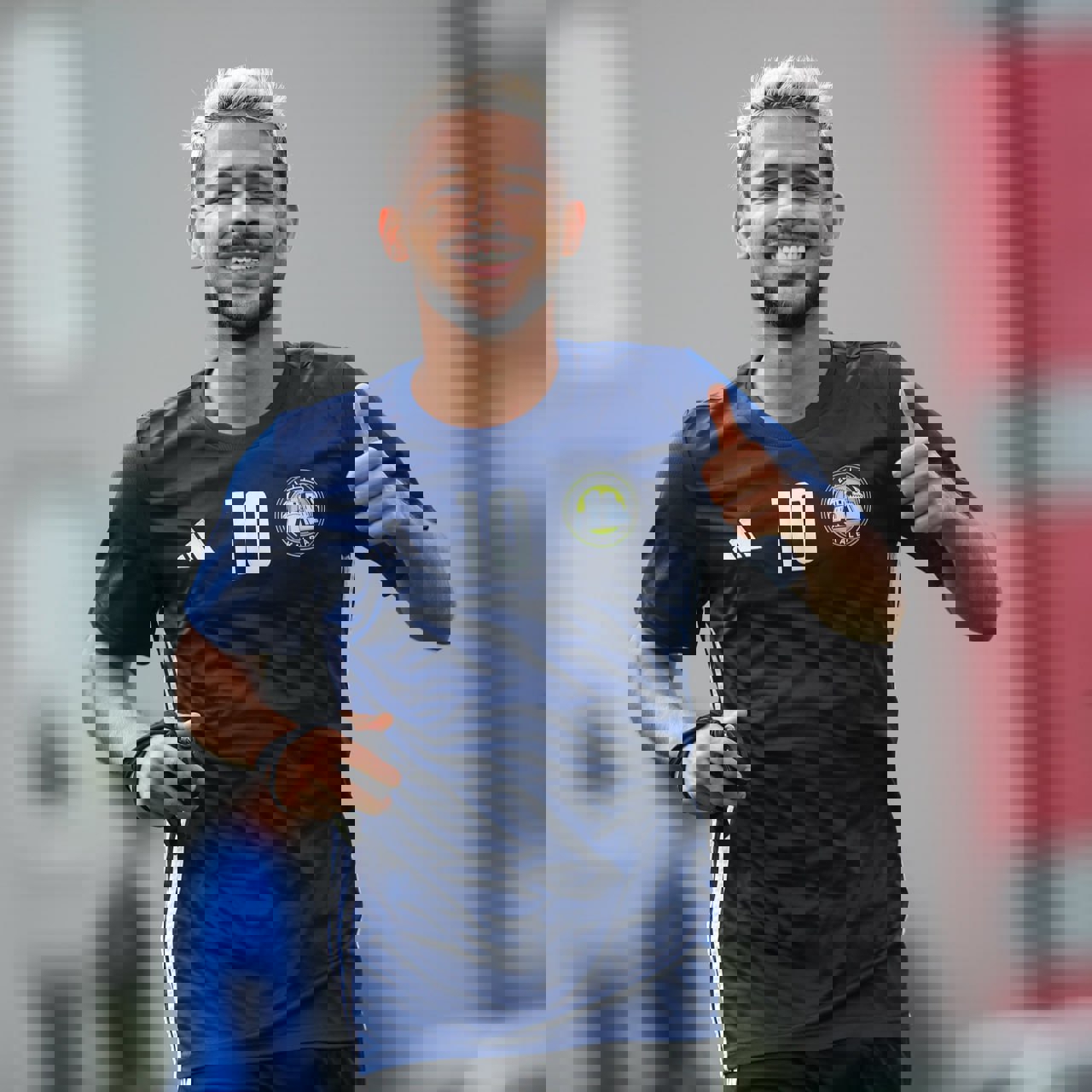 2054902