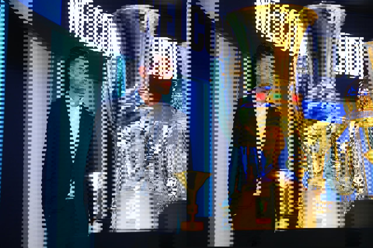 2055582