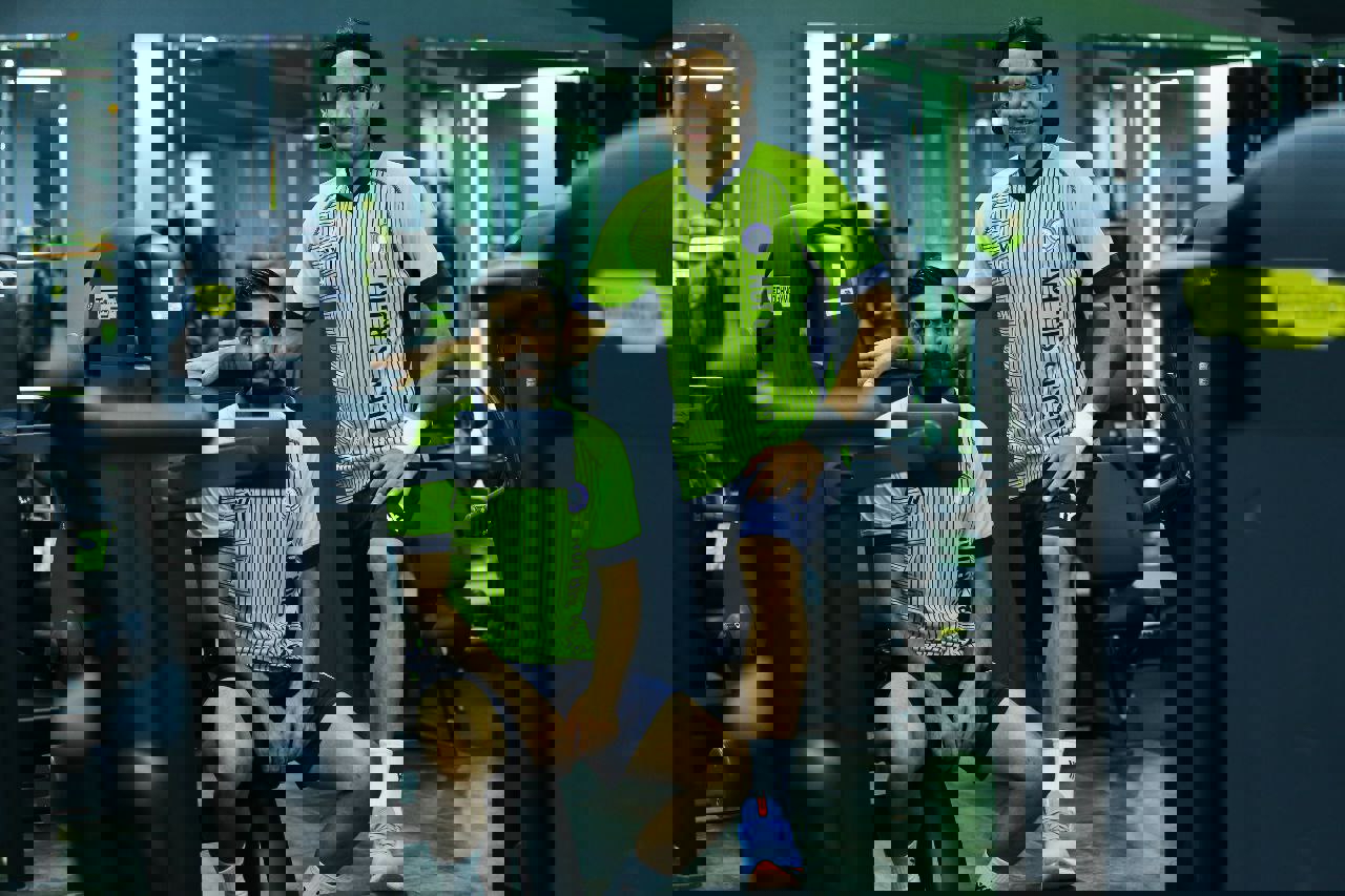 2055872