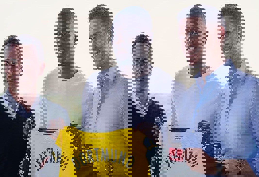 2056137