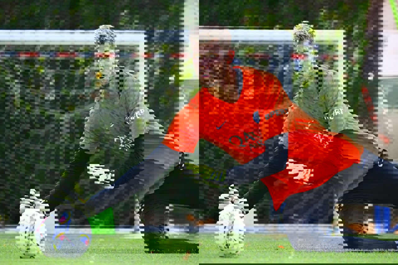 2056163