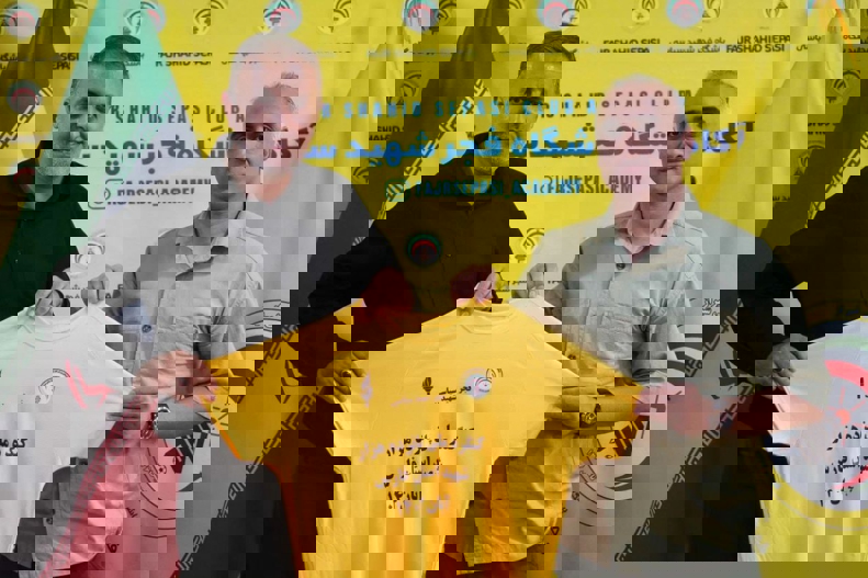 2056158
