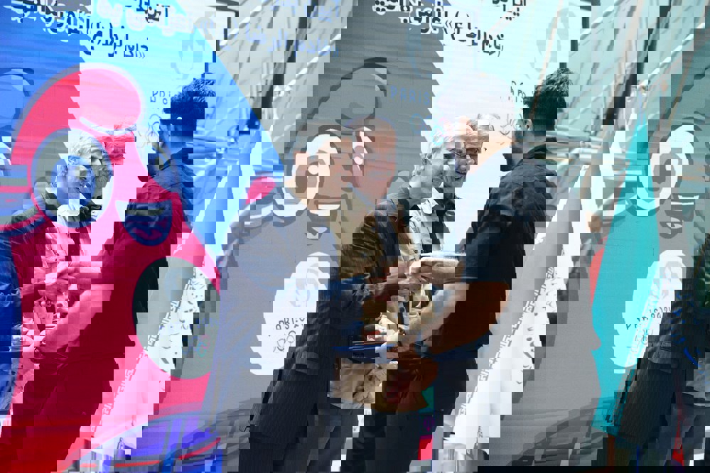 2056149