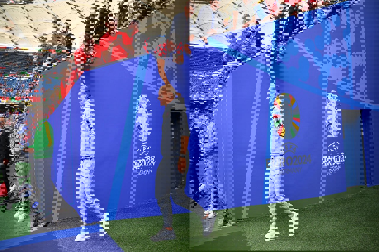 2056526