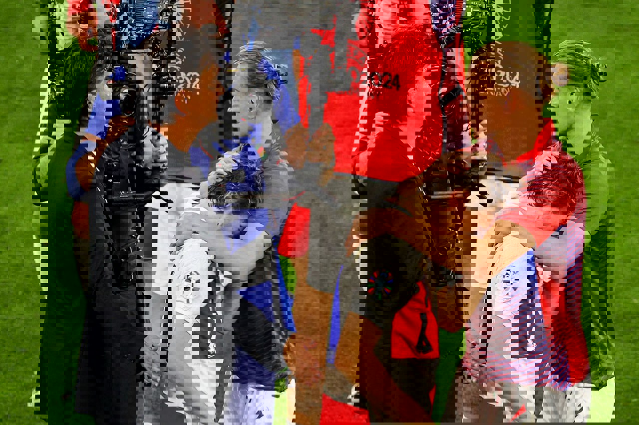 2056527