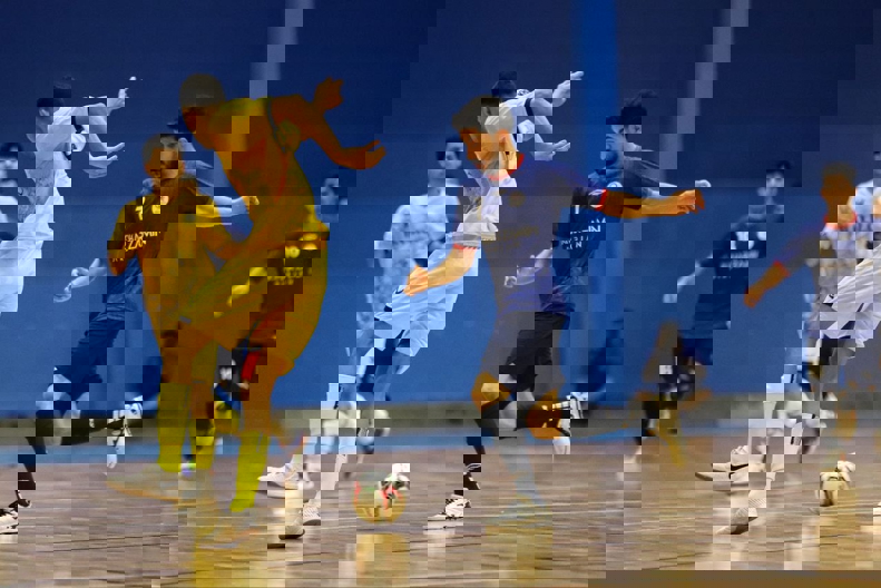 2056537