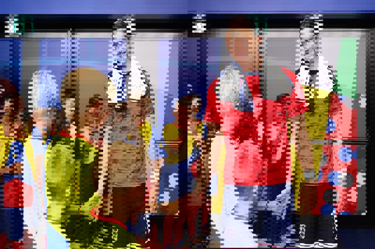 2056558