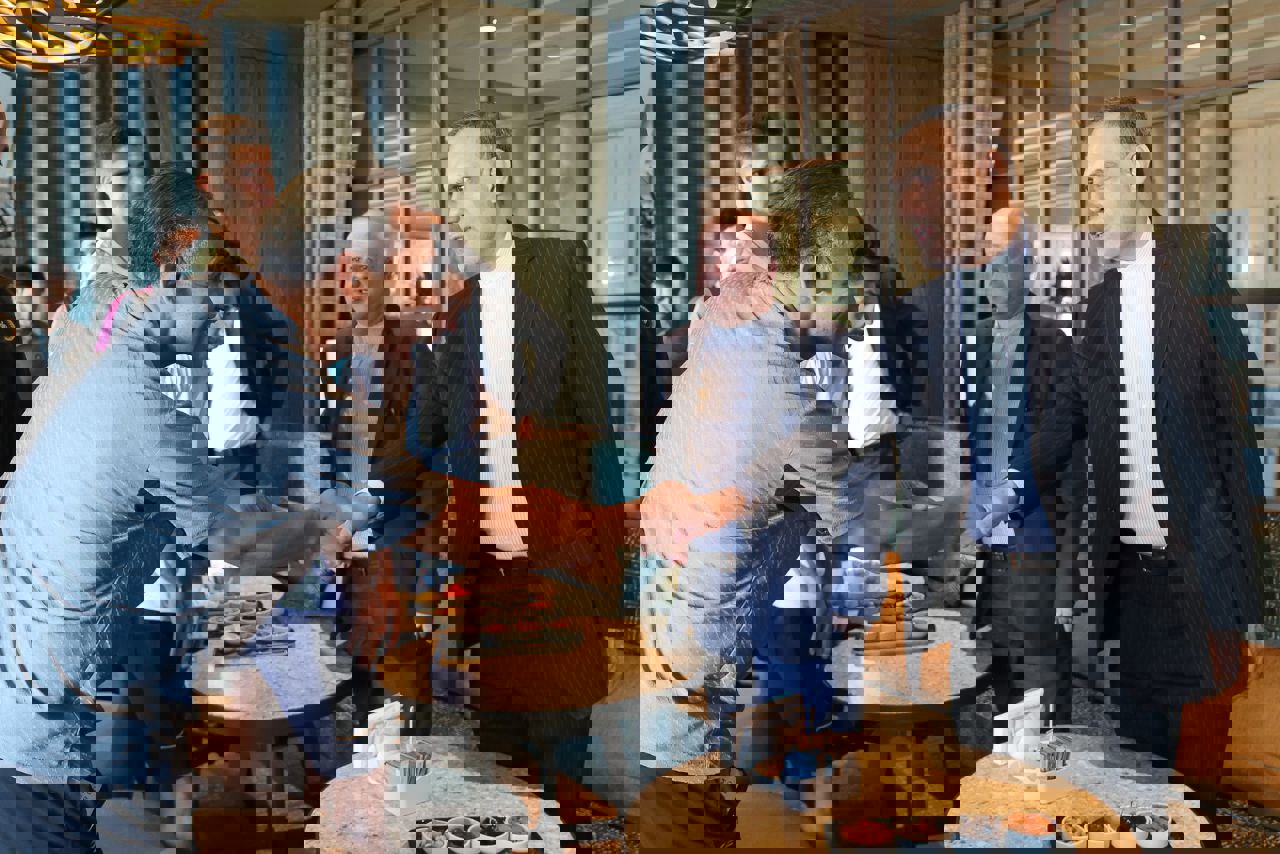 2056834